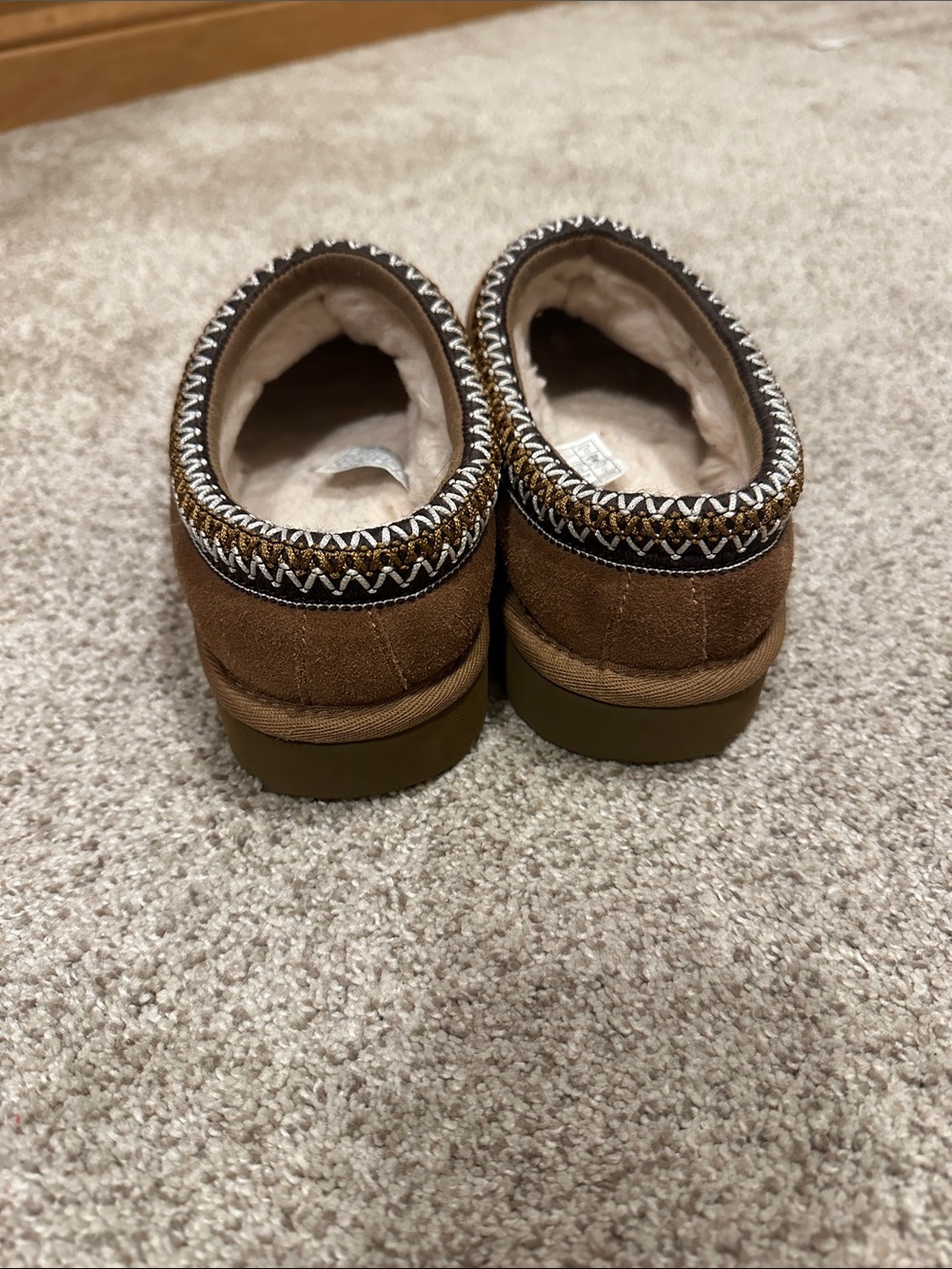 UGG Tasman slipper in chestnut color - Picture 3 of 9